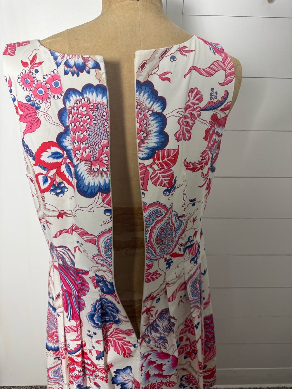 Talbots Floral Fit-and-Flare Sleeveless Dress in Pink & Blue - Picture 5 of 7